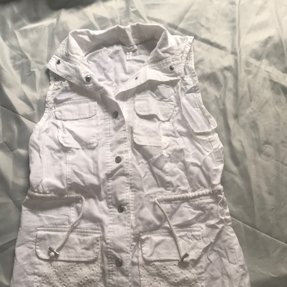 Sleeveless blouse